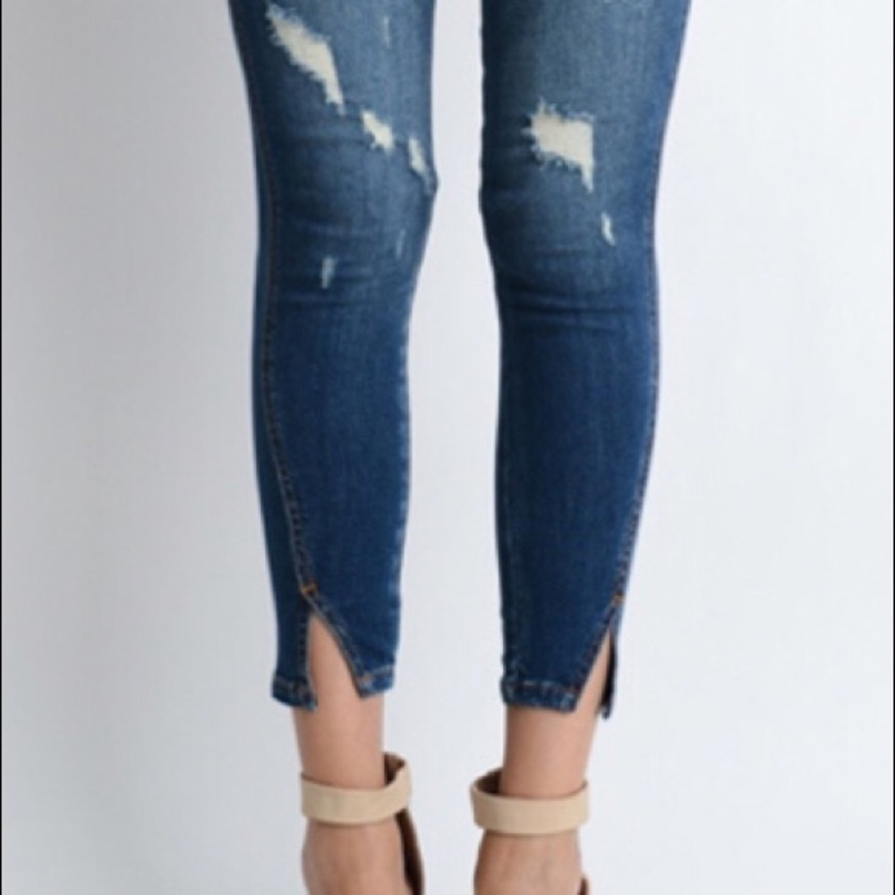 HP🎉KanCan Jeans Size 3 Distress split ankle - Picture 3 of 7